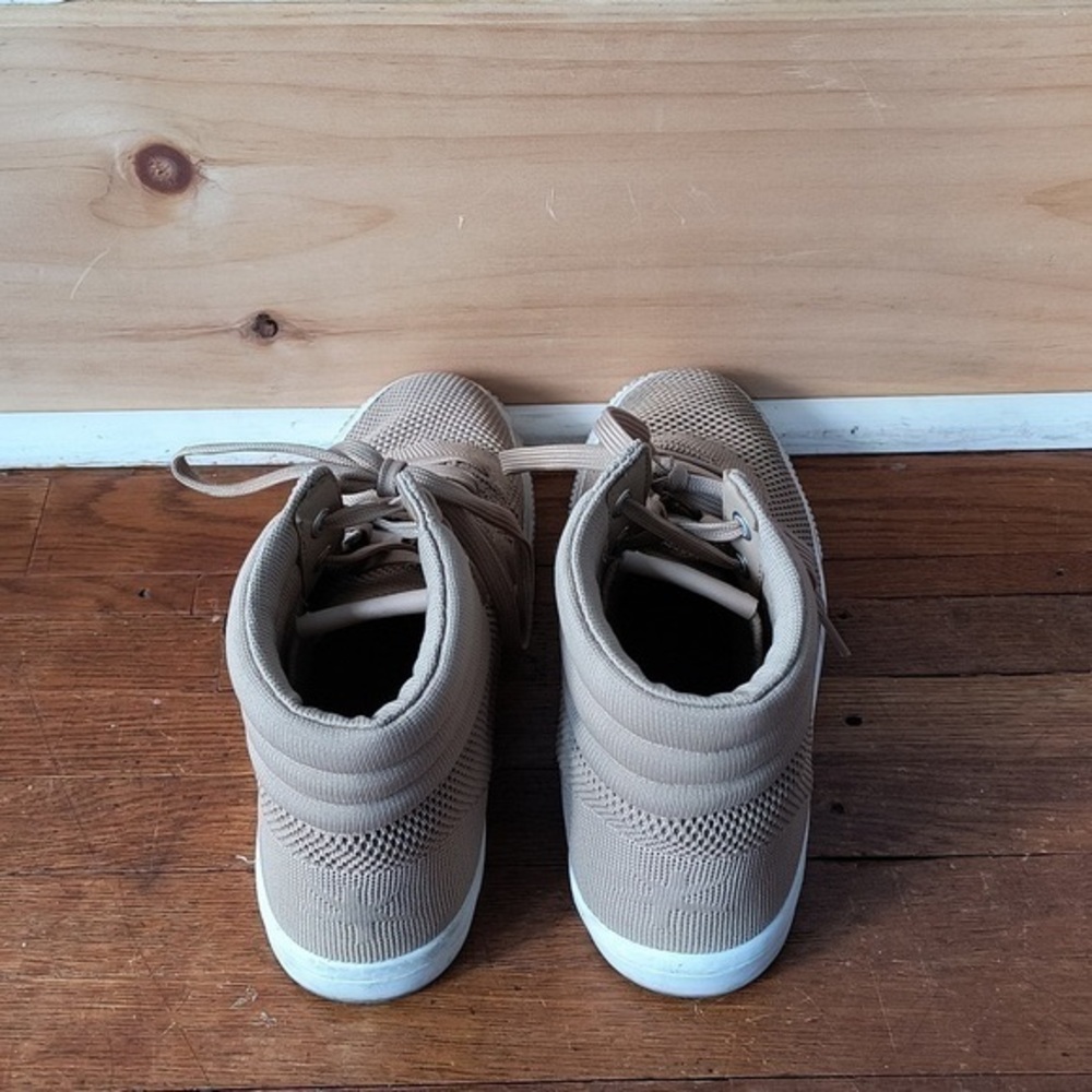Splendid Women's  Size 8 Tan Athletic Shoes